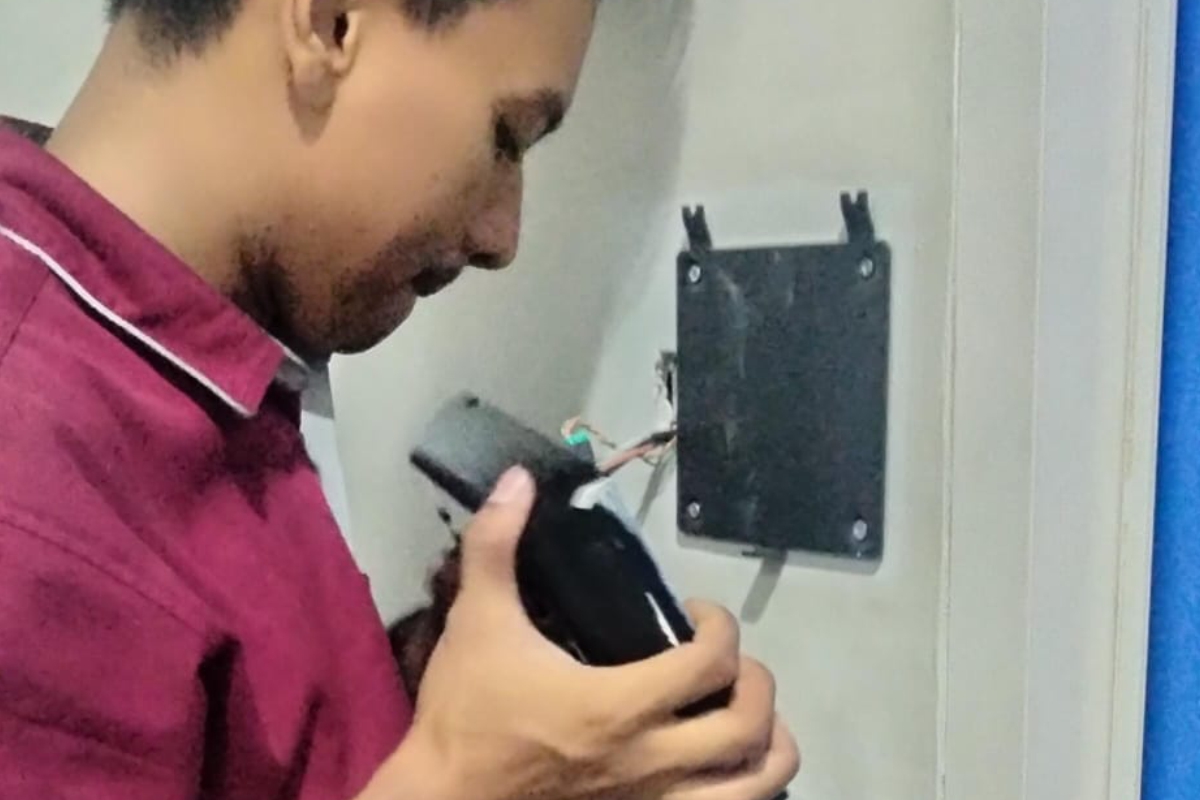 Instalasi Access Door